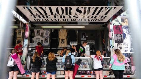 Taylor swift parking cincinnati. Jun 26, 2023 · On Thursday, the merchandise trucks will be parked on Race Street, just before the Andrew J. Brady Music Center, located at 25 Race St. Sales will begin at 10 a.m. and the que will officially open ... 