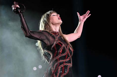 Taylor swift portugal 2024. So far, Taylor Swift’s The Eras Tour has been an absolutely spectacle, but only in North America. Next year, though, Swift will be taking the trek around the world: Today (June 20), she ... 
