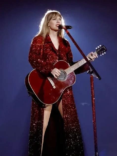 Taylor swift red eras tour. The opening night of Taylor Swift's "The Eras Tour" in Glendale, Arizona, was last weekend with a three hour and 10-minute long setlist that covers 44 songs ... 