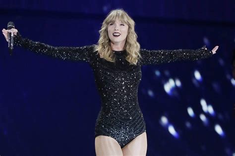 Taylor swift rep. May 9, 2018 · Look what you made her play.?Taylor Swift opened her Reputation tour on Tuesday night (May 8) at the University of Phoenix Stadium in Glendale, AZ.. Her set list encompassed at least one song from ... 
