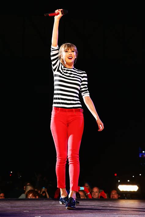 Taylor swift striped shirt. Jan 29, 2024 · If you’re feeling 22 today, go for a striped shirt and red high-waisted shorts, paired with some ever-classic Keds. Wear hipster-esque glasses and triangle stud earrings for a quirky vibe. A cute bow hair accessory completes the fun look inspired by Taylor. Also Read: 9 Taylor Swift Outfits Inspired by All of Her Album Eras. 4. The Lucky One 