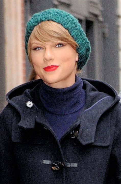 Dec 10, 2014 ... Yesterday, Taylor Swift was photographed leaving her Tribeca apartment wearing no fewer than four different Crayola-worthy hues.