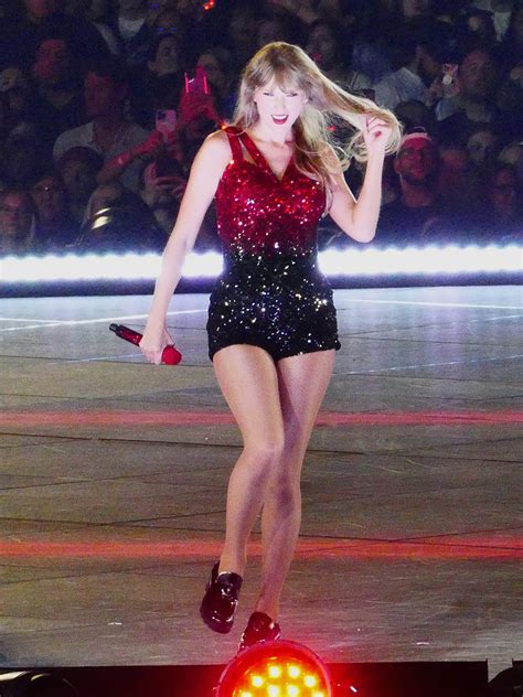 Mar 18, 2023 · Taylor Swift opened her Eras Tour at State Farm Stadium in Glendale, Arizona, last night, giving several songs their live debuts in a mammoth three-hour set. In front of 70,000 fans, she powered .... 