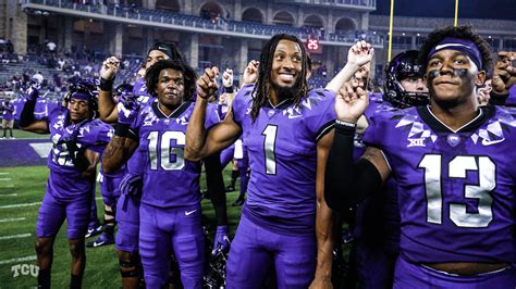 Tcu kamara. Oct 10, 2023 · The Saints also used their third-round draft choice on a productive back from TCU, the national runner-up last season. ... Kamara led the offense with 80 yards rushing on 22 carries and added ... 