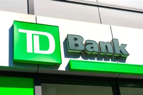 Td bank careers.  En &eacute;change de l&rsquo;engagement quotidien de nos coll&egrave;...