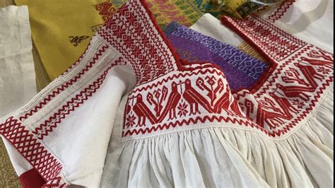 Técnicas de bordados en los trajes indígenas de guatemala. - La democracia nei testi dei libri universitari manuali.