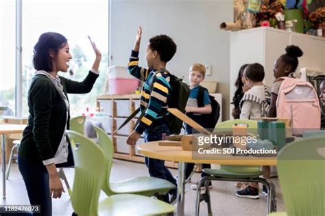 Teacher High Five Imagens e fotografias de stock - Getty Images