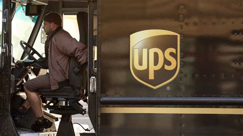 Teamster members ratify deal at UPS, putting strike threat to rest