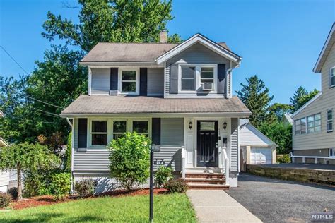 Teaneck houses for sale. 80 Circle Dr, Teaneck, NJ 07666 is currently not for sale. The 1,412 Square Feet single family home is a 3 beds, 3 baths property. This home was built in 1950 and last sold on 2019-04-23 for $369,000. View more property details, … 
