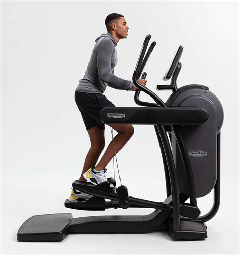 So many training experiences included for the gym, the hotel, the office. Technogym Bike is the training solution available 24/7 in your gym, hotel room and even for your office. Technogym Trainers, Outdoors, Total Body Workouts and much more are included. You may also add the energy of the best trainer in the world, live and on demand.. 