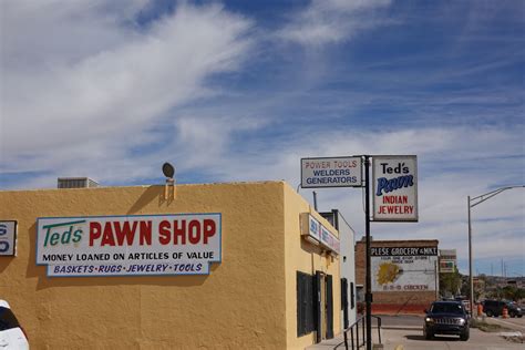 When you’re on the hunt for great deals on used merchandise or even interesting collectibles, pawn shops can be a surprisingly good resource. Rick Harrison and his Pawn Stars team have come across some truly fantastic items over the years.. 