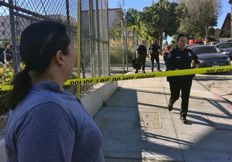 Teen shot, killed near primary school in Los Angeles 
