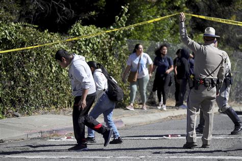 Teen shot at Oakland outdoor memorial dies from wounds
