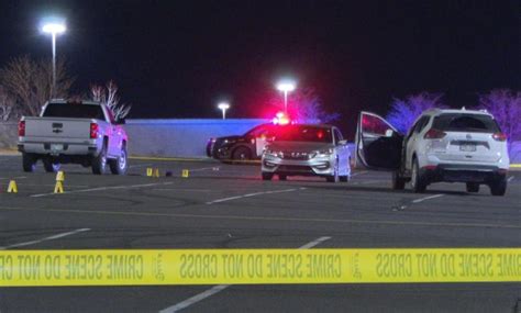 Teenage boy shot, killed outside Aurora mall
