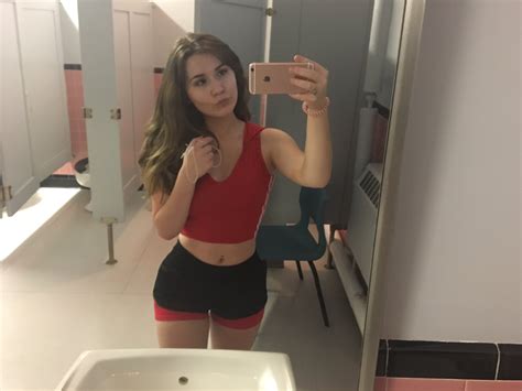 Quick Look: Best 18 Year Old OnlyFans Accounts of 2023. Jordan Lewis – Sexiest Sophomore. Rachel Green – Best Titty Fucks. Miss KL – Best in Boots. Hot Chocolate – Best Luscious Lips ...