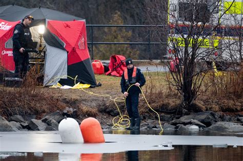 Teens dead after falling through ice on Rideau River attended same Ottawa high school