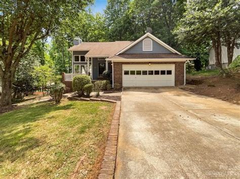 Tega cay sc homes for sale. South Carolina. York County. Tega Cay. 29708. Zillow has 9 photos of this $1,650,000 5 beds, 6 baths, -- sqft single family home located at 922 Cove Point Ln, Tega Cay, SC 29708 built in 2006. MLS #4123064. 
