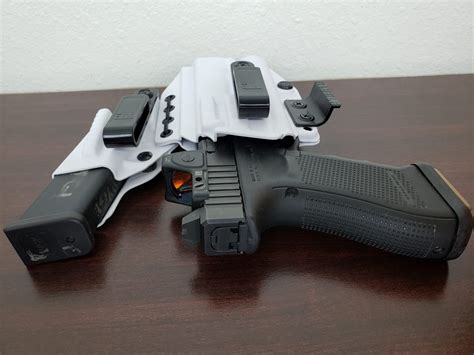 Teir 1 holster. Holster: Tier 1 Concealed MSP Pro (MSRP: $159.99) For a brand-new firearm like the M&P 10 mm, where there may not immediately be holsters available, a multi-fit option like the Tier 1 Concealed ... 