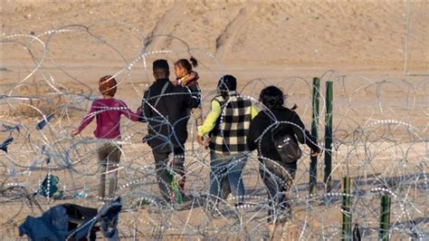 Teksas'ta alınan önlemlere rağmen düzensiz göçmenler sınırı geçmeye devam ediyor - Son Dakika Haberleri