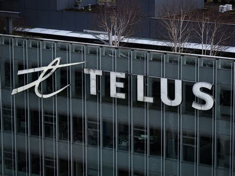 Telus reports Q1 profit down from a year ago, raises quarterly dividend