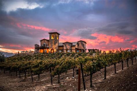 Temecula wine tasting tours. Holiday Hours Thanksgiving Day: Closed Christmas Eve: 11:00am to 3:00pm Christmas Day: Closed New Years Eve: 11:00am to 3:00pm New Years Day: 11:00am to 6:00pm. The perfect gift for the wine connoisseur! The Callaway Winery Gift Certificate can be used in the Tasting Room or Gift Shop. Meritage Gift Certificates can be used at the Restaurant. 