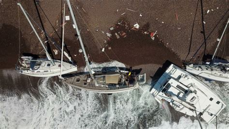 Tempête en Corse : les images impressionnantes des carcasses de bateaux …