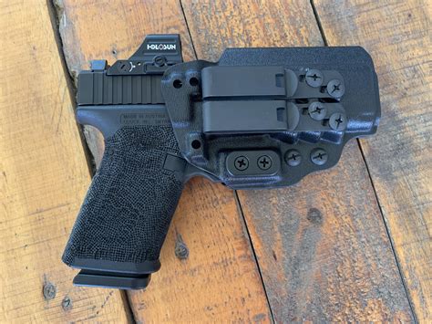 Tenicor certum 3. The CERTUM3 - This is what I always envisioned the CERTUM to be. A best in class IWB hip carry holster and at the same time a best in class AIWB holster (no ... 