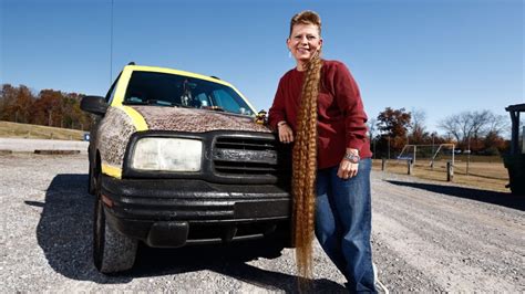 Tennessee woman sets record with world's longest mullet