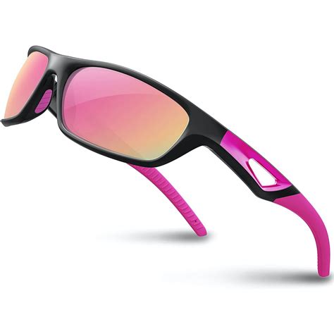 Tennis sunglasses. Look for these features when choosing Sunglasses for Tennis: Ultraviolet Ray (UV) Protection . This is a MUST for anyone that spends time outdoors. Wear sunglasses with a high UV protection to block out 99-100% of UVA and UVB rays. Most quality lenses do offer significant reduction of both UVA and UVB. 