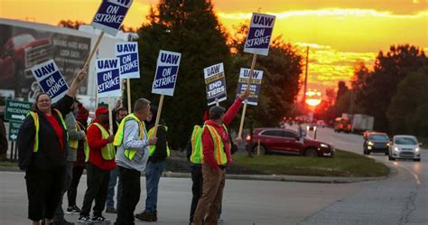 Tentative deal between UAW, Ford has Chicago autoworkers excited about the future
