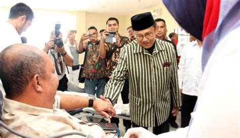 Terkait Kunjungan BJ Habibi Ke Batam " Batam Ujung …