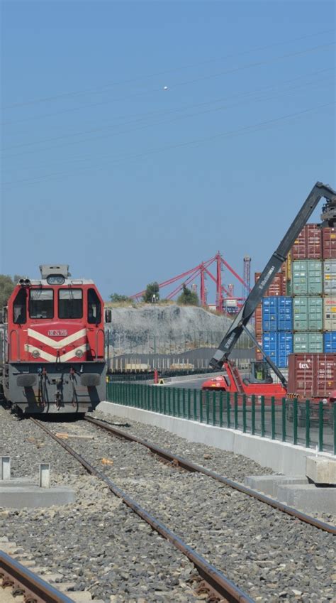 Terminal Features Nemport.