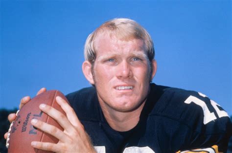 Terry bradshaw heart attack. The football world knew Bradshaw as the quarterback who led the Pittsburgh Steelers to eight AFC Championship Games and four Super Bowls. Although Terry Bradshaw didn't actually experience a heart attack, he did have multiple anxiety attacks. According to Celebrity Net Worth, Terry Bradshaw's salary is $5 million annually. 