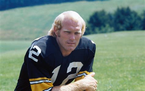 Terry bradshaw salary 1975. 1975 Topps. Terry Paxton Bradshaw (September 2, 1948-) (QB) set a national high school record for the javelin throw and led his Woodlawn High School football team to the 1965 AAA High School Championship game. … 