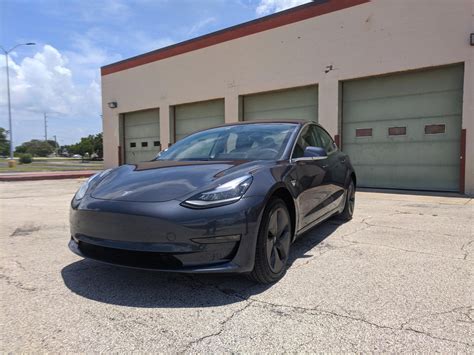 Tesla Model 3 Performance Obliterates Base Model 3 In Drag Race CarBuzz