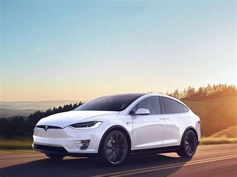 Tesla Model X Using Autopilot Collides With Phoenix Police Motorcycle CarBuzz