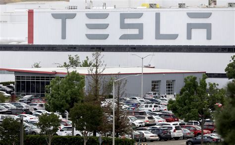 Tesla ex-engineer, accused of stealing trade secrets, to pay electric car maker