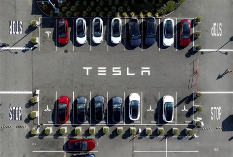 Tesla faces strikes in Sweden unless it signs a collective bargaining agreement