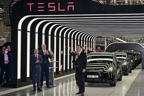 Source: supercharge.info Tesla manufacturing facilities. Tesla has 6 manufacturing facilities spanning 3 countries: the United States, China and Germany.. 4 of Tesla’s plants are already in operation. As well as the original Fremont Factory in California, there are active production lines at the Gigafactory Nevada, Gigafactory New York and …. 