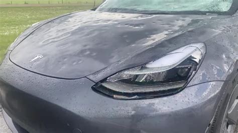 Tesla hail damage. May 25, 2023 · Woman hoping to fix roof damaged by hailstorm, stalled by Tesla timeline 02:15 For the last two weeks, large tarps have covered Kimberly Mowat's Erie home. "You can see the damage by just walking up. 