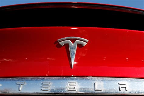 Tesla recalling nearly 16,000 Model S and Model X vehicles over seat belt issue