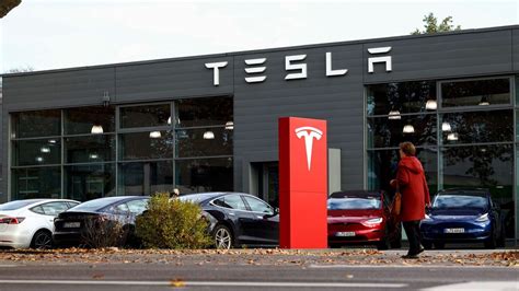 Tesla sues Sweden over blocked license plates