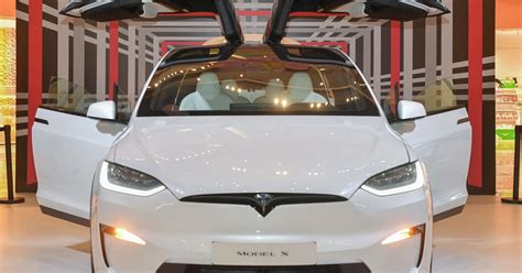 Tesla under investigation again from safety regulators, this time for seatbelt attachments