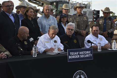 Texas Gov. Signs