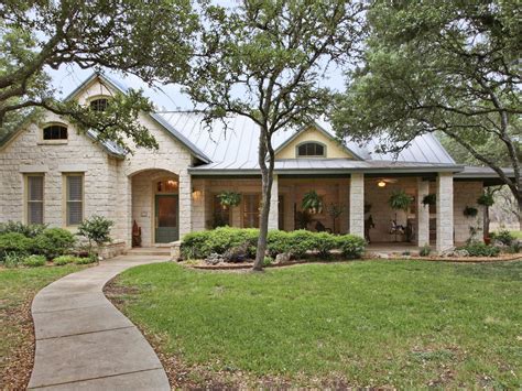 Texas Limestone Ranch Style Homes
