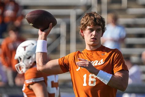 Texas QB Arch Manning's first NIL deal will benefit charity via trading card auction