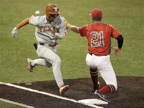 Texas baseball advances to Regional Championship with victory over Miami
