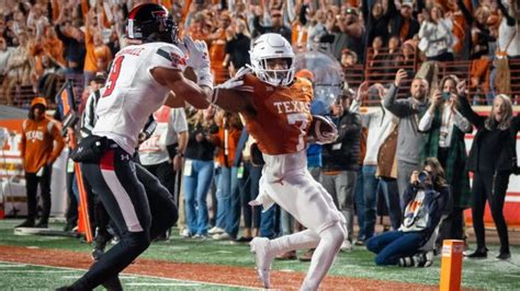 Texas improved to 52-43 all-time in league postseason tournament games, including a 31-24 mark in its 26 trips to the Phillips 66 Big 12 Championship. Fifteen of UT's 26 victories have been by at least 10 points. The Longhorns improved to 19-0 this year when leading at the half. Texas has now won five of the last seven meetings against the .... 