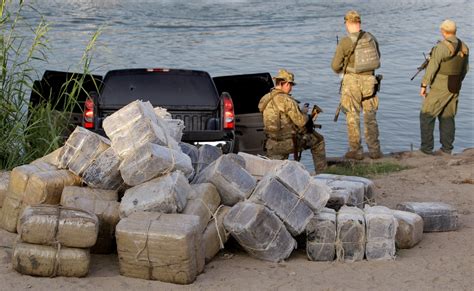 Texas border reddit. The governor said Texas needs to build a border wall to reduce migrant apprehensions and fentanyl seizures. But immigration and drug treatment experts say Abbott's oversimplifying the issue. 