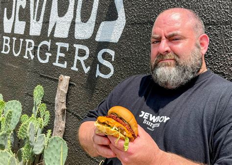 Texas burger. Burger Scholar George Motz and Alvin Cailan go on an epic road trip to find the best burgers in Texas. Their first pit stop brings them to a 100-year-old bur... 